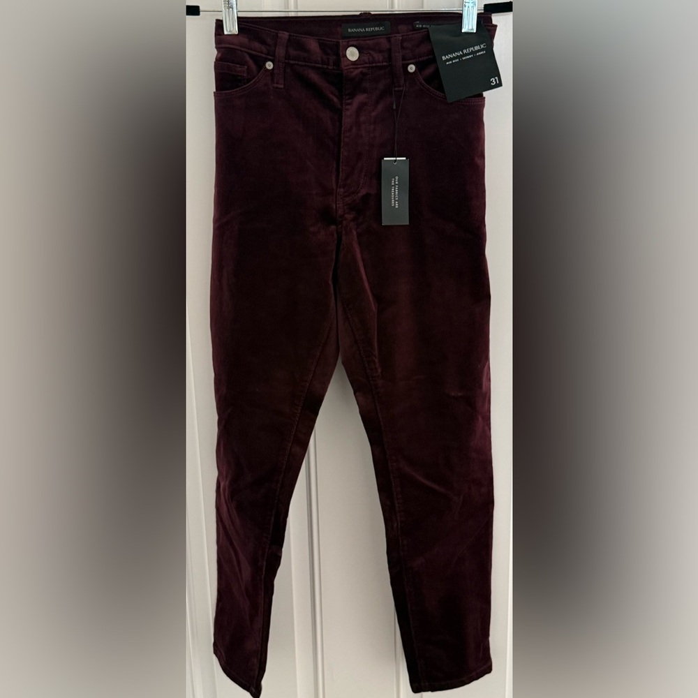 NWT Banana Republic Mid Rise Burgundy Fine Wale Corduroy Pants